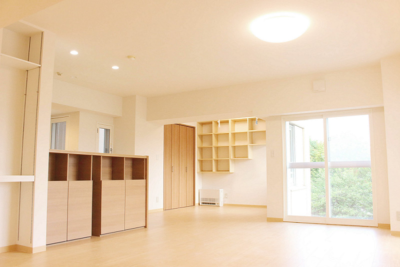 明るくて収納たっぷり、オープンなLDK