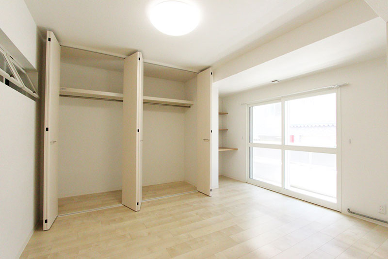 暗い雰囲気の和室を明るい洋室へ大改造！